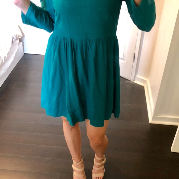 F21 Green Shift Dress with Black T Strap Detail - Picture 2 of 8